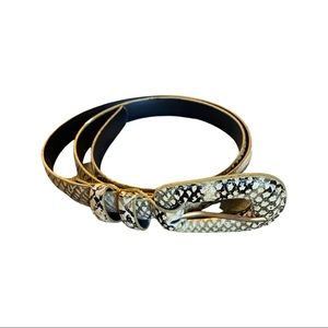 Snake Skin Belt Cream & Back w/ Oval Shaped Buckle